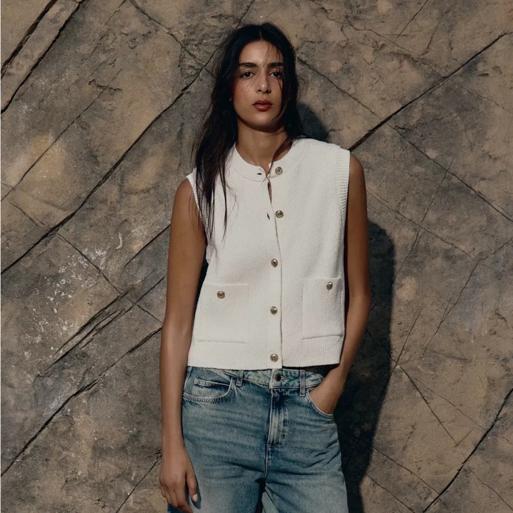 Zara Smooth Knit Sleeveless Button-Up Vest Top